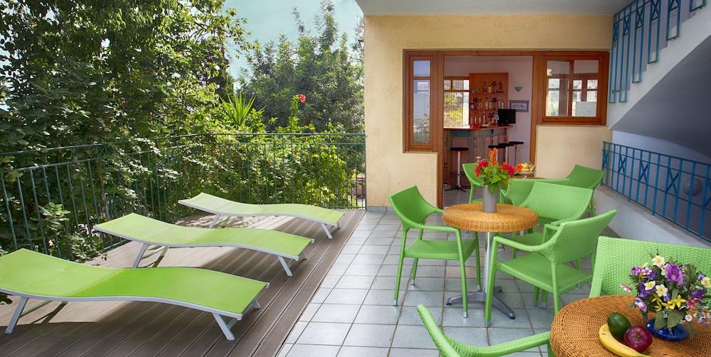 Romantica Hotel Apartments Херсониссос Экстерьер фото