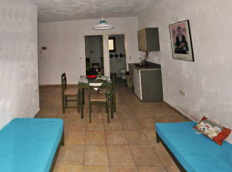 Romantica Hotel Apartments Херсониссос Экстерьер фото